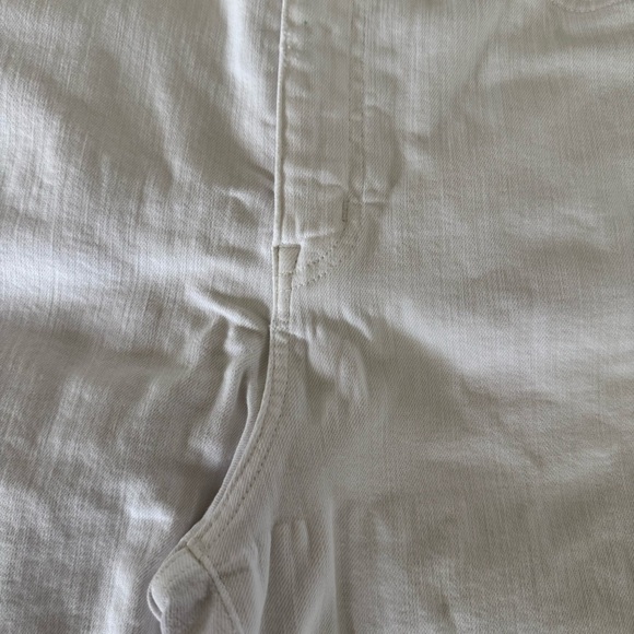 Madewell Cropped High-Rise Slim Wide-Leg Jeans in Tile White - COLOR: Tile White - Picture 11 of 12